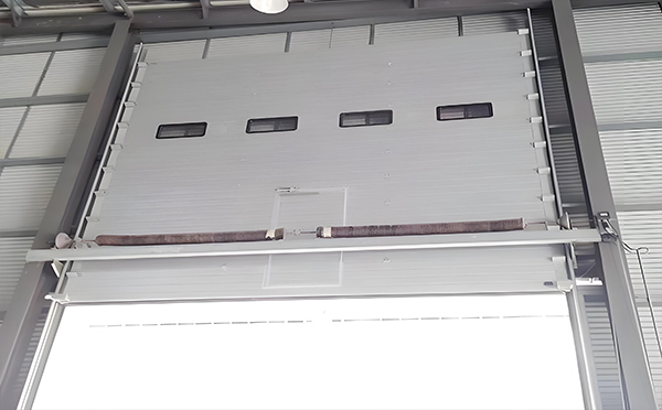 新和工业滑升门