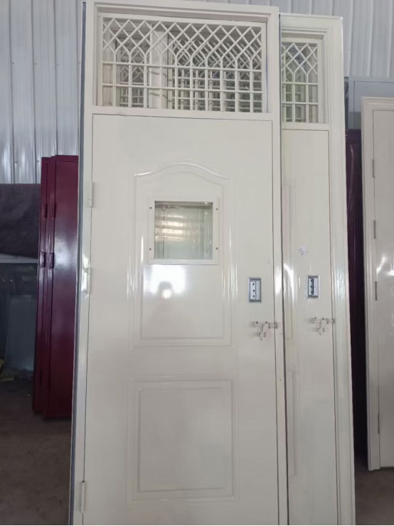 新和学校教室门 新和学校教室门