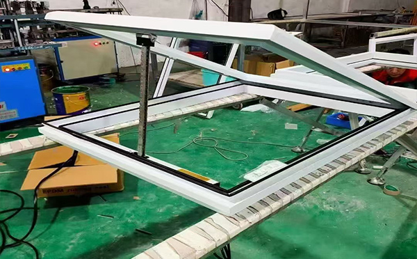 某地下车库出入口新和排烟窗配置工程