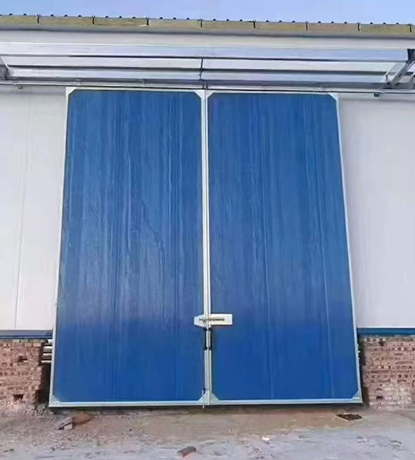 新和工业门在大型仓储物流通道中的应用实例