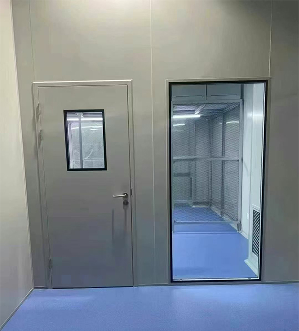 学校教学楼完成新和防火门标准化安装